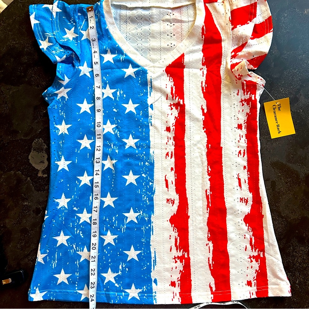 NWT Red White & Blue Top - Size Medium - Picture 3 of 5